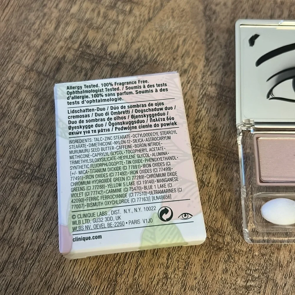 - Clinique Eyeshadow duo 💜 NEW IN BOX 0.7 OZ